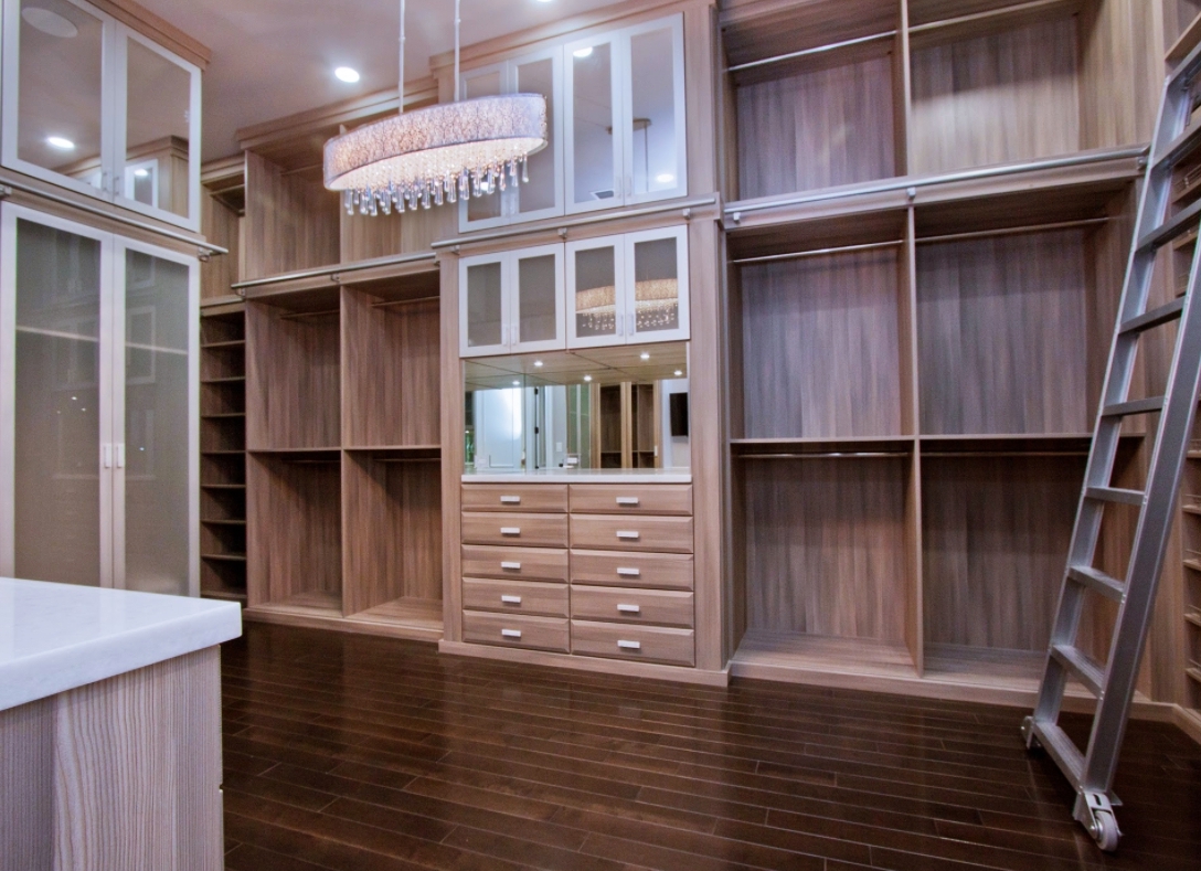 COP - CLOSETS -1- 85-085